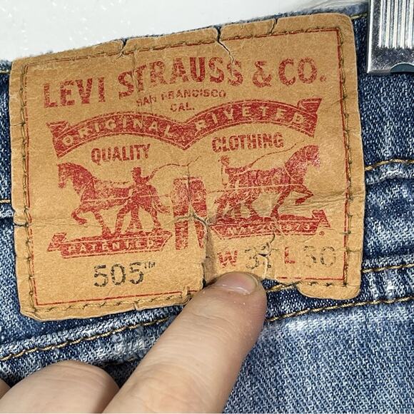 Levi's 505 Jeans, Size 32x30. Very Thin Denim. Distressed. Good used condition! - Picture 6 of 7